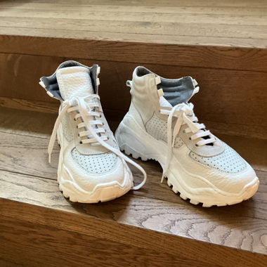 Weisse High-Top Sneakers