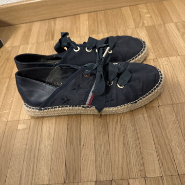 Espadrilles bleues à lacets