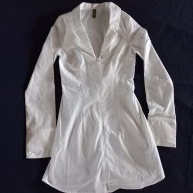 Weisses Hemdkleid