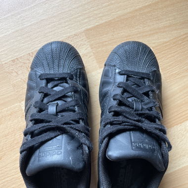 Adidas schwarz 