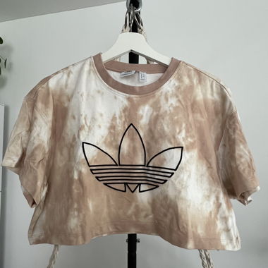 T-shirt Adidas Batik raccourci