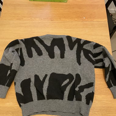 Gestreifter Pullover