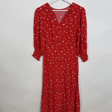 MNG Midikleid mit rotem Blumenmuster
