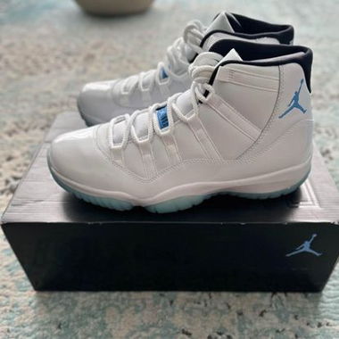Jordan 11 Legend Blue