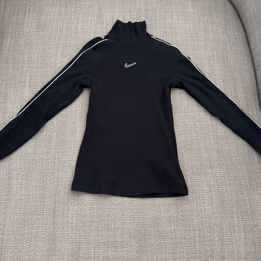 Schwarzes Nike Shirt
