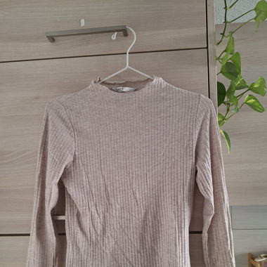 Beiger Pullover