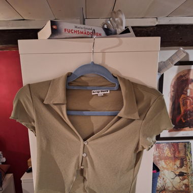 Blassgrünes Top