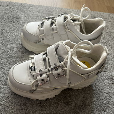Buffalo Plateausneaker weiss