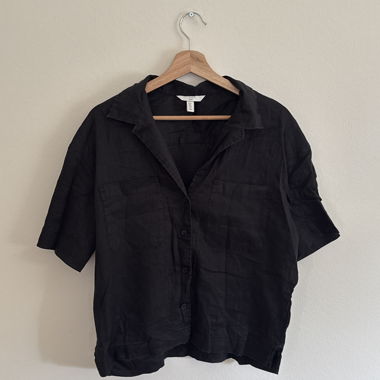 Camicia nera in lino a maniche corte