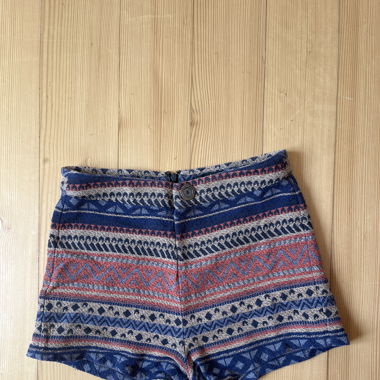 Kurze Stoffhosen