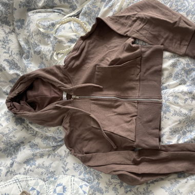 Felpa corta con zip ZARA, rosa cipria