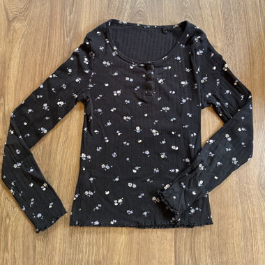 Floral Pattern Long-Sleeve T-Shirt