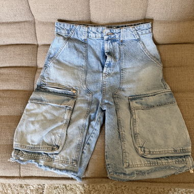 Short cargo in jeans Zara