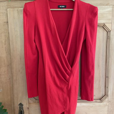 Abito a portafoglio rosso