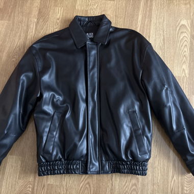 Veste en similicuir noire