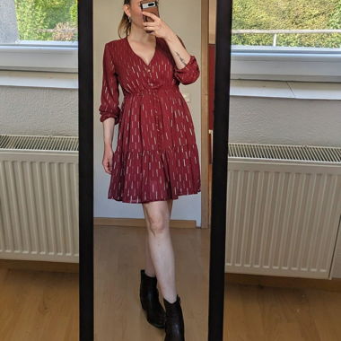 Robe courte imprimée bordeaux