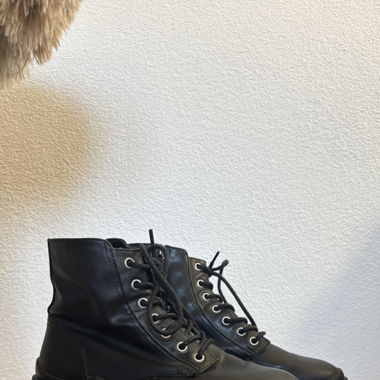 Schwarze Boots