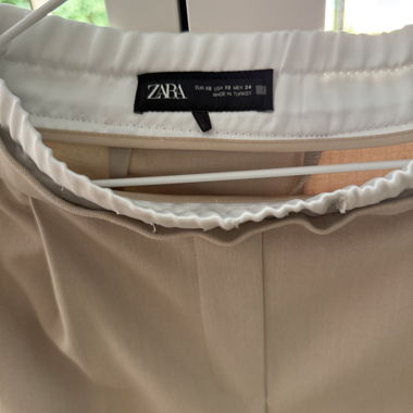 Pantaloni Zara