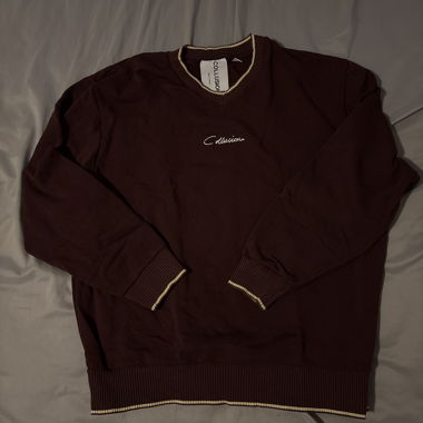 dunkelrotes Sweatshirt 
