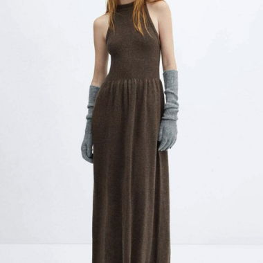 Lange braune ärmellose Kleid