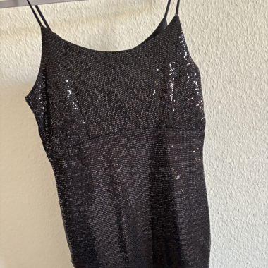 Robe courte pailletée 