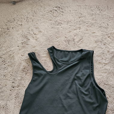 2 x Crop top mit Cut outs