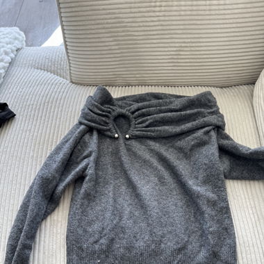 Pull épaules dénudées