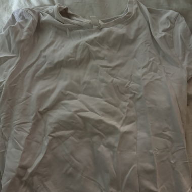 Weisses Kurzarmshirt