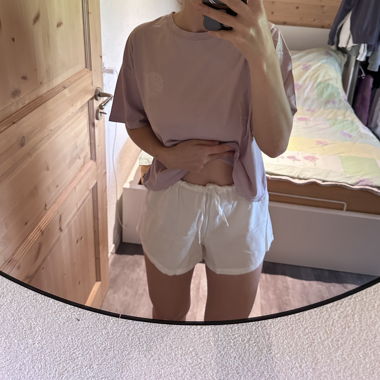 Weisse Sommer-Shorts