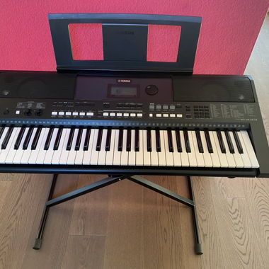 Keyboard Yamaha PSR E433