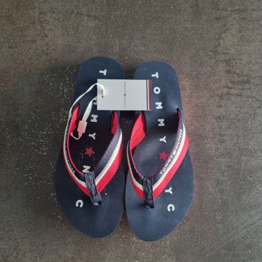 Tommy Hilfiger navy blue flip-flops