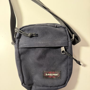 Eastpak umhänge tasche