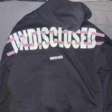 Schwarzer Hoodie Undisclosed