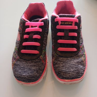 Baskets Skechers enfant gris et rose