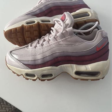 Violette Airmax-Sneaker