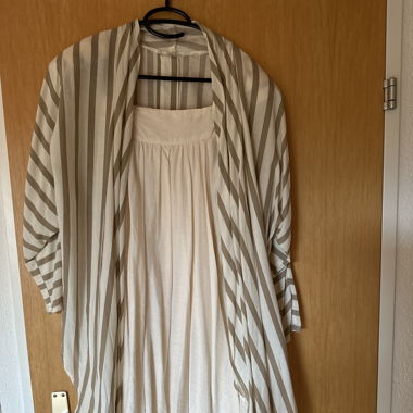 Dreiteiliges Kleid