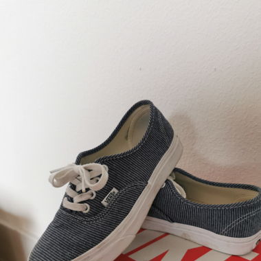 Vans authentic