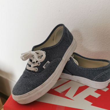 Vans authentic