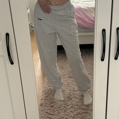 Pantalon de jogging gris avec logo
