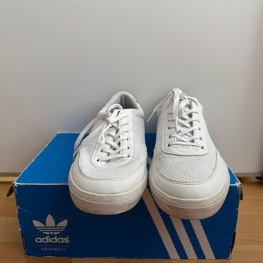 Weisse Lacoste Sneaker