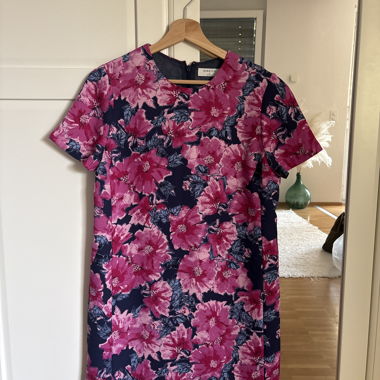 Vestito a fiori manica corta