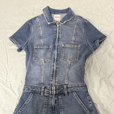 Kurzer Overall von Berska