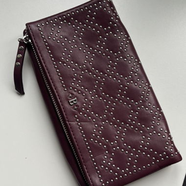 Bordeaux clutch with chain