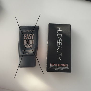 Huda Beauty Easy Blur Primer
