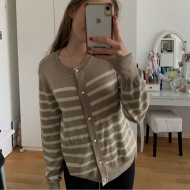 Cardigan a righe di CULTURE con perle