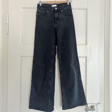 Black Wide Jeans