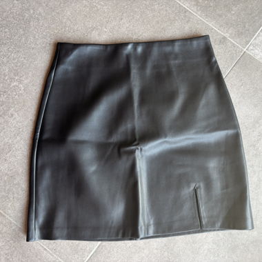 AMISU Faux Leather Skirt