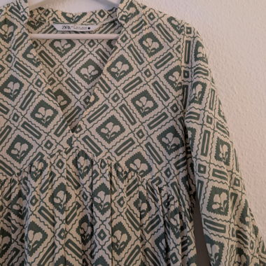 Robe longue à motif vert-blanc