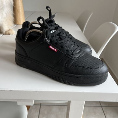 Baskets Schwarz