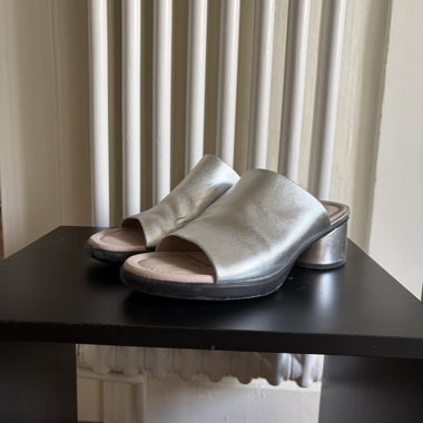 Silberne Plateau-Mules